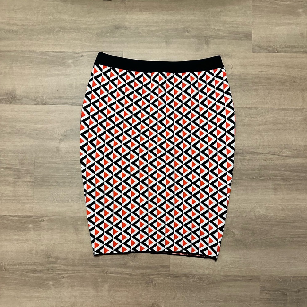 Fashion to Figure Geometric Pencil Skirt - Black, Red, White size 22